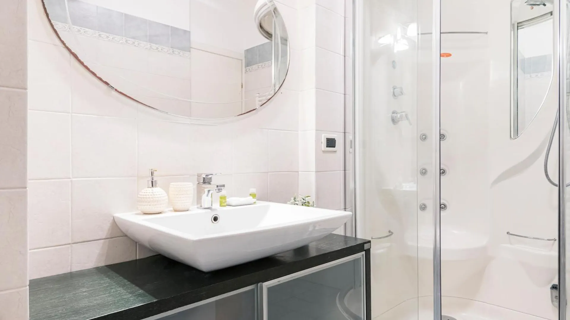 Easylife - Pearl With Balcony On Ticinese District Apartment Milan