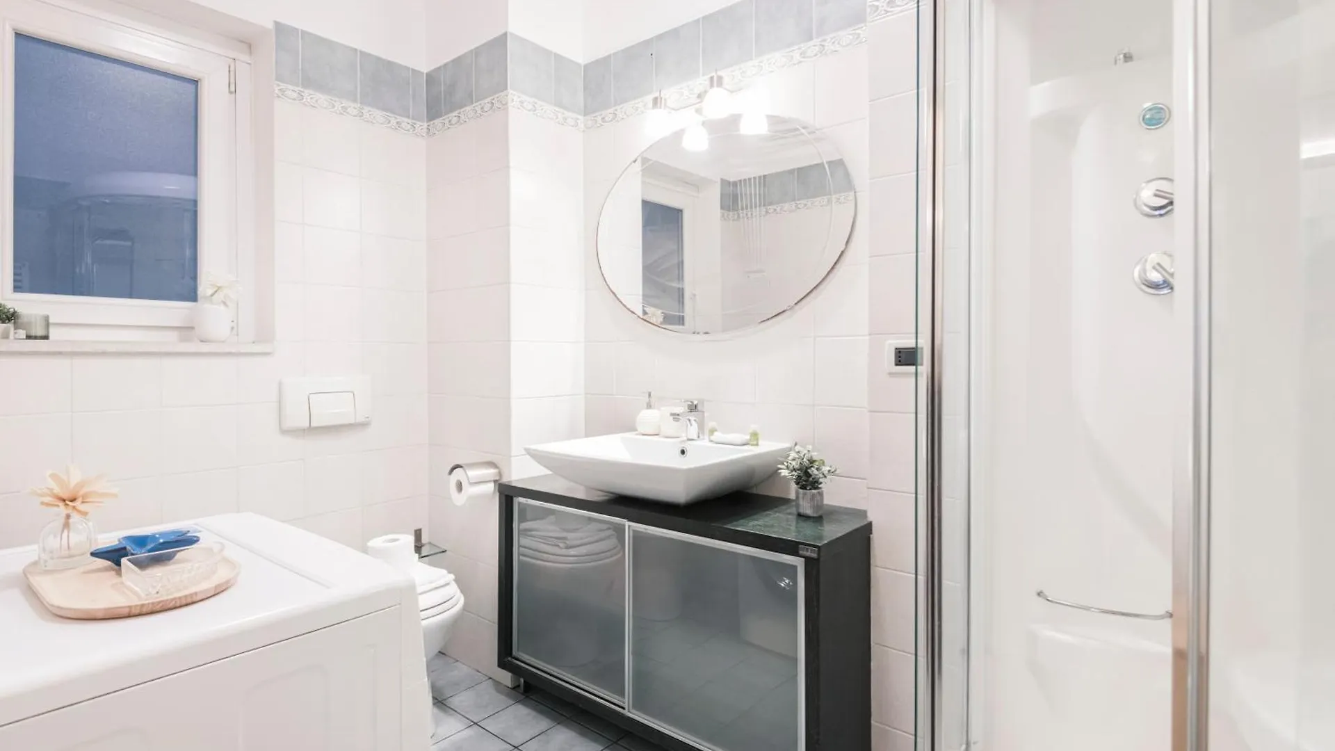 Easylife - Pearl With Balcony On Ticinese District Apartment Milan