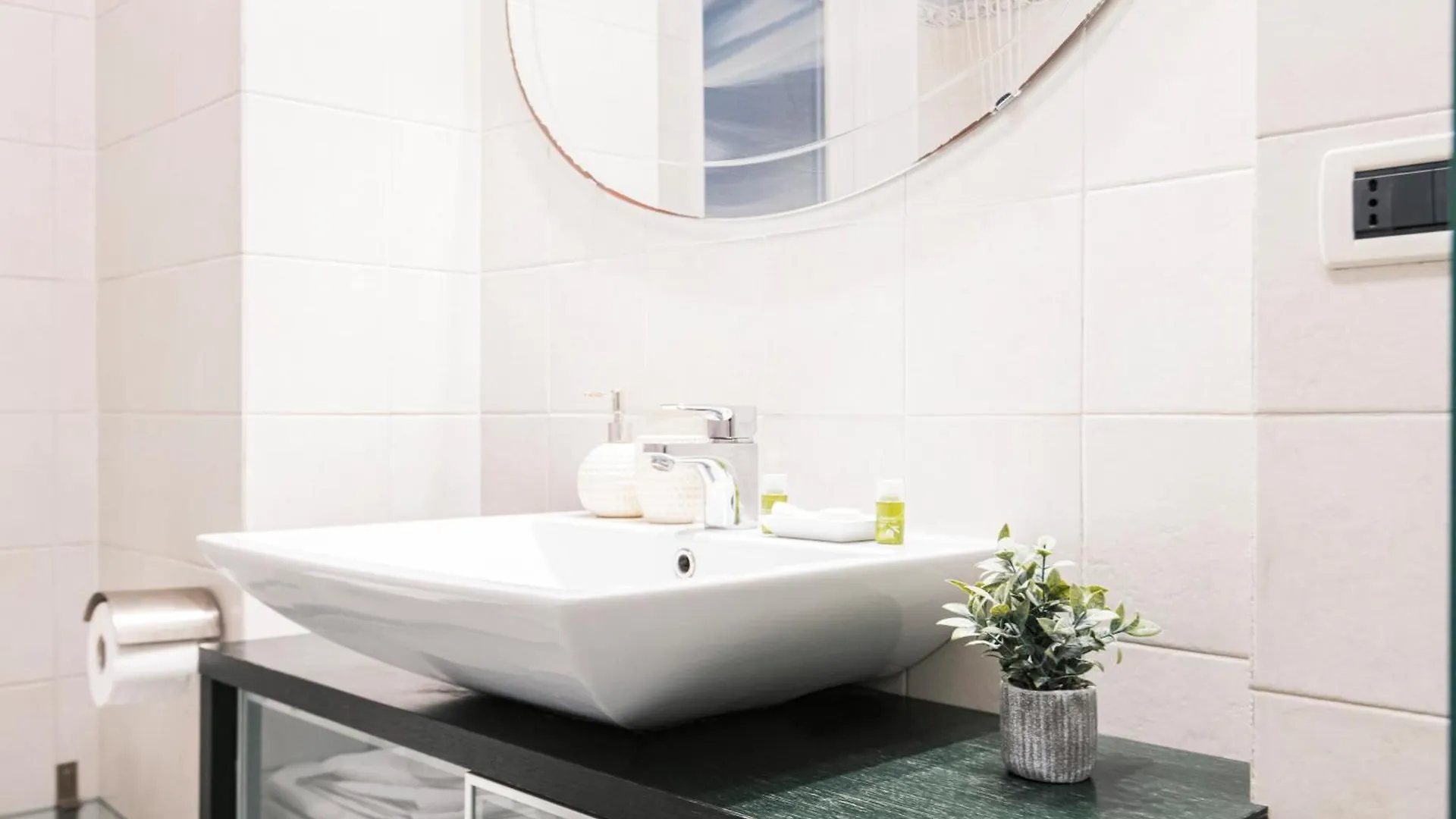 Easylife - Pearl With Balcony On Ticinese District Apartment Milan