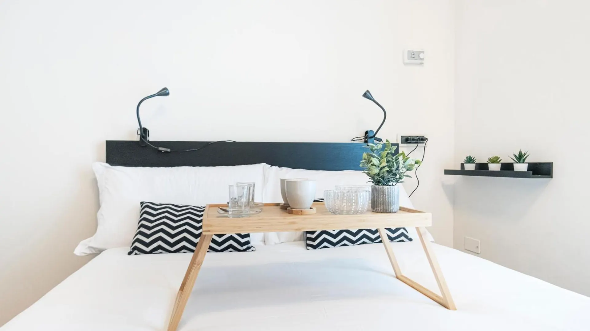 Easylife - Pearl With Balcony On Ticinese District Apartment Milan 0*,